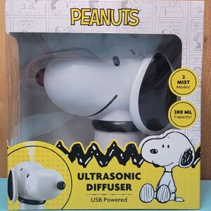 Peanuts Snoopy Ultrasonic Diffuser USB Powered 280ml 2 Mist Modes New In Box